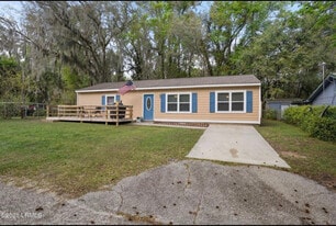 3 Twin Lakes Rd in Beaufort, SC - Building Photo