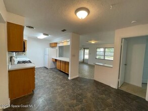 170 Barbados Dr in Merritt Island, FL - Foto de edificio - Building Photo
