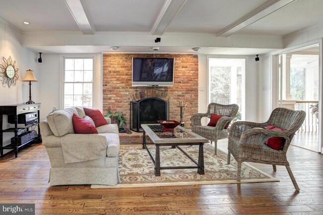 9915 S Glen Rd in Potomac, MD - Building Photo - Building Photo