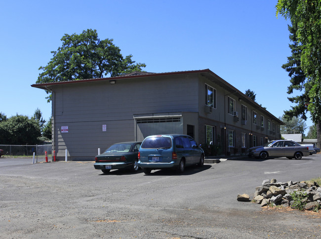 Plainsmen Apartments in Vancouver, WA - Building Photo - Building Photo