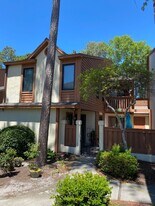 617 13th Ave S in Surfside Beach, SC - Building Photo