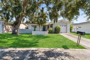 4456 Great Lakes Dr N in Clearwater, FL - Building Photo