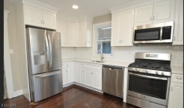 6 Summit Ave-Unit -2 in Summit, NJ - Foto de edificio - Building Photo