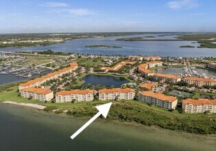 28 Harbour Isle Dr W in Fort Pierce, FL - Building Photo - Building Photo