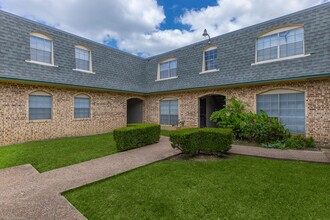 Ticknor Terrace in Grapevine, TX - Foto de edificio - Building Photo