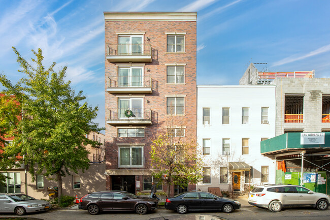 181 Withers St in Brooklyn, NY - Foto de edificio - Building Photo