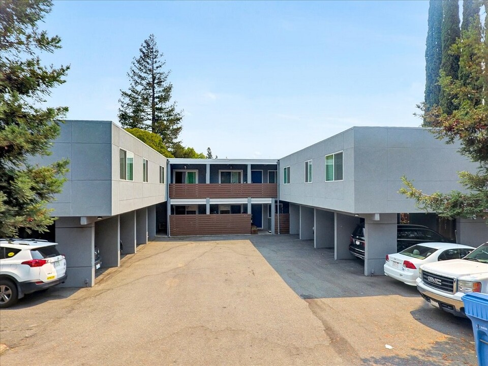 Oak Terrace in Walnut Creek, CA - Building Photo