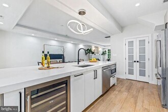 3525 16th St NW in Washington, DC - Foto de edificio - Building Photo