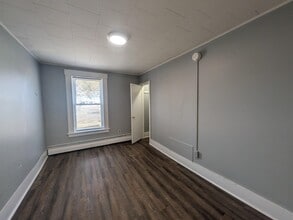 31 Chestnut St, Unit A in Claremont, NH - Building Photo - Building Photo