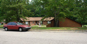 6708 Magnolia Ct Apartments