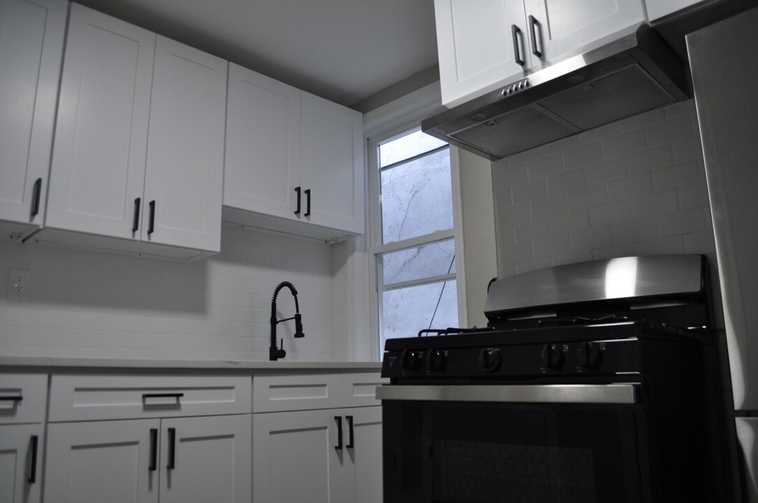 106 Shrewsbury Ave in Red Bank, NJ - Foto de edificio