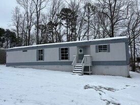 515 Vanzant Rd in Lily, KY - Building Photo