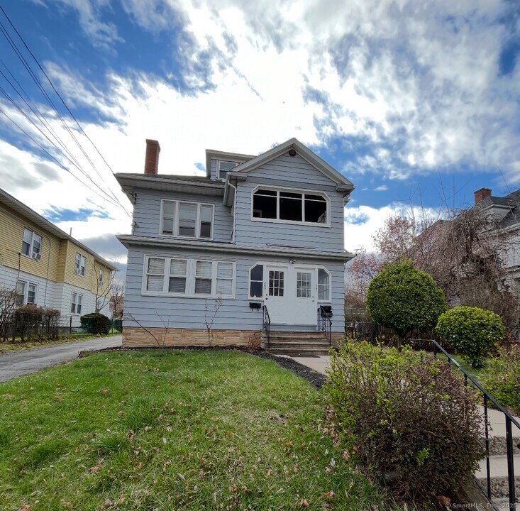 267 Grandview Terrace in Hartford, CT - Building Photo