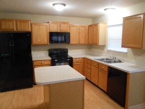 6738 Warriner Way in Canal Winchester, OH - Foto de edificio - Building Photo