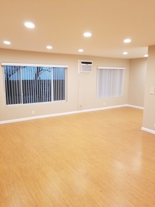 1907 Overland Ave in Los Angeles, CA - Building Photo