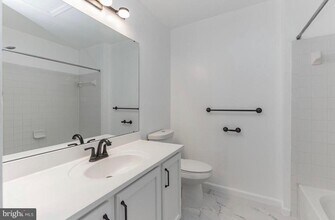13736 Palmetto Cir in Germantown, MD - Building Photo - Building Photo