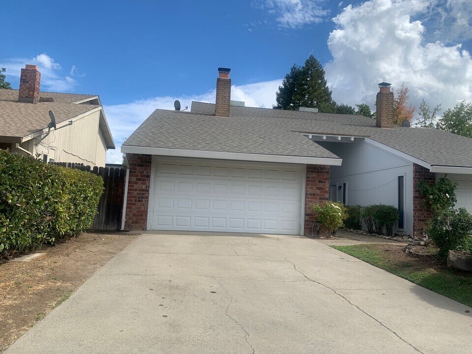 5761-5763 Haskell Ave in Carmichael, CA - Building Photo