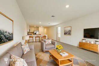 18040 Trepito Ave in New Caney, TX - Foto de edificio - Building Photo