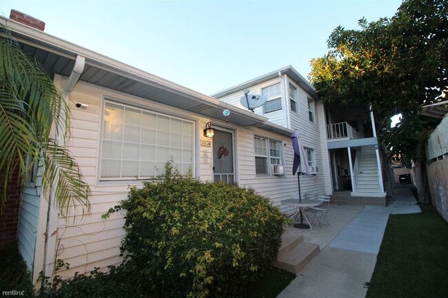 11591 Riverside Dr in North Hollywood, CA - Building Photo - Building Photo