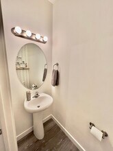 1716 W Parkview Dr in Syracuse, UT - Building Photo - Building Photo