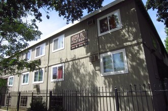 Arena Park Apartments in Stockton, CA - Building Photo - Building Photo