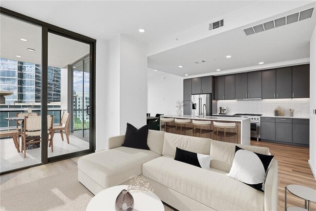 1081 Juniper St NE in Atlanta, GA - Building Photo - Building Photo