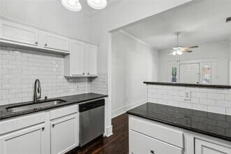 820 W 10th St in Dallas, TX - Building Photo - Building Photo