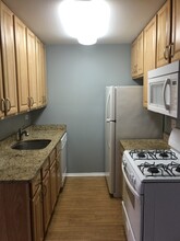 876 Crimson Ct-Unit -304 in Prospect Heights, IL - Building Photo - Building Photo