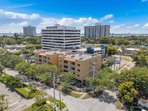 1300 NE 109th St in North Miami, FL - Building Photo - Building Photo