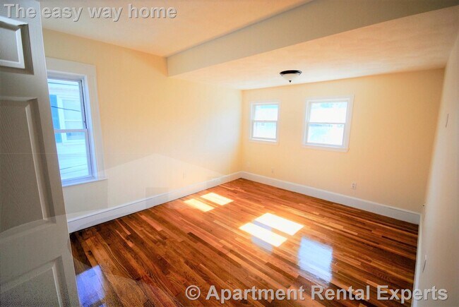 15 Taylor St in Medford, MA - Building Photo - Building Photo