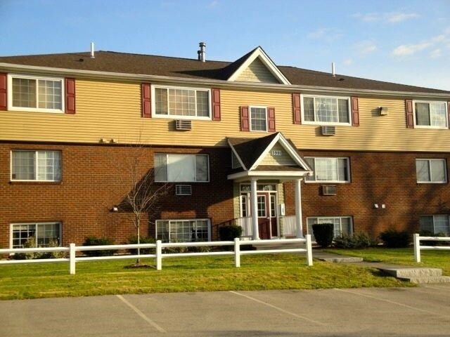 3951 Brown Ave in Manchester, NH - Building Photo
