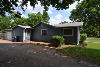 2205 Coleto St in Austin, TX - Building Photo - Building Photo