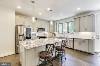 5004 Oakmoore Dr in North Bethesda, MD - Building Photo - Building Photo