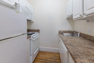 881 Massachusetts Ave, Unit 7 in Cambridge, MA - Building Photo - Building Photo