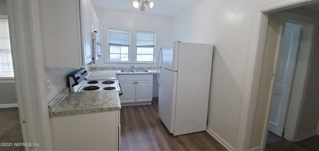 2050 Dellwood Ave in Jacksonville, FL - Building Photo - Building Photo