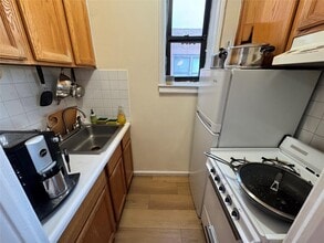 1 Broad Pkwy in White Plains, NY - Building Photo - Building Photo