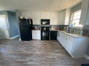 1612 Hilltop Rd in Edgewater, MD - Building Photo - Building Photo