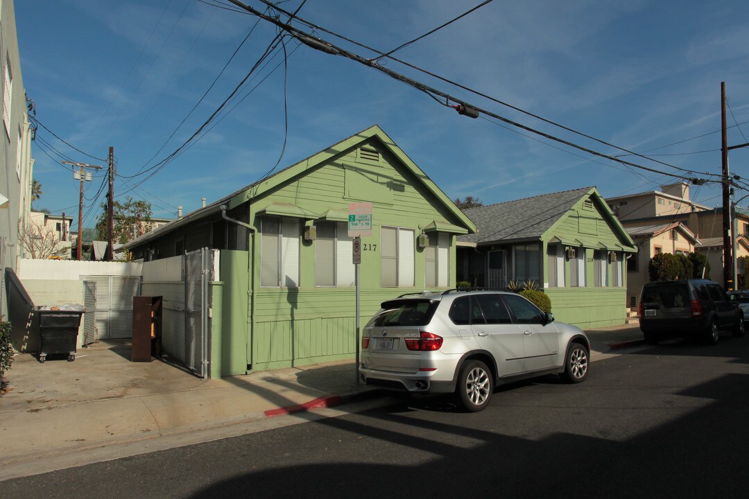 217-219 Strand St in Santa Monica, CA - Building Photo