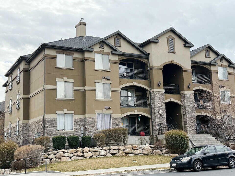 496 S 2150 W in Pleasant Grove, UT - Building Photo