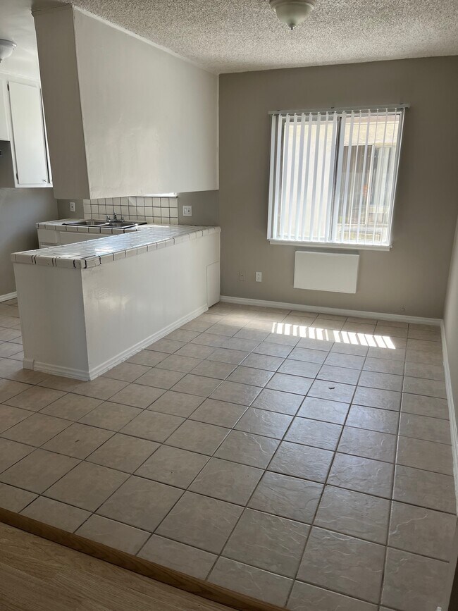 15250 Sunburst St Apartments and Nearby North Hills Apartments For Rent