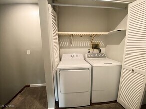 1480 Cedarwood Dr in Westlake, OH - Building Photo - Building Photo