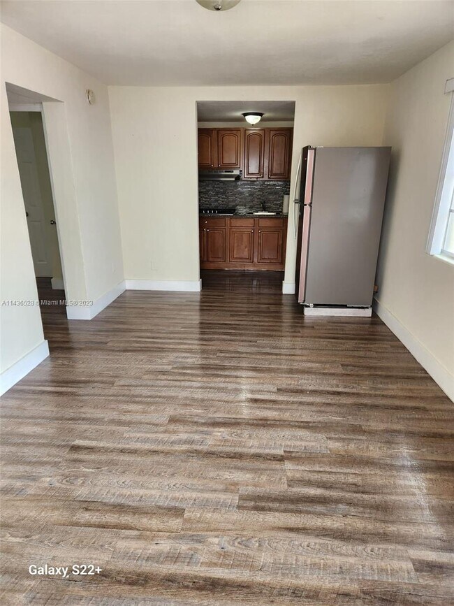 107 SW 18th Ct-Unit -8 in Miami, FL - Building Photo - Building Photo