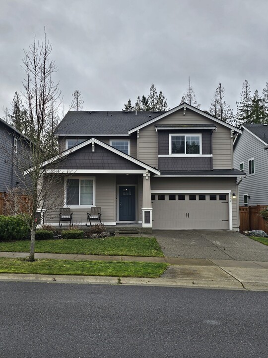 13324 186th Avenue Ct E in Bonney Lake, WA - Foto de edificio