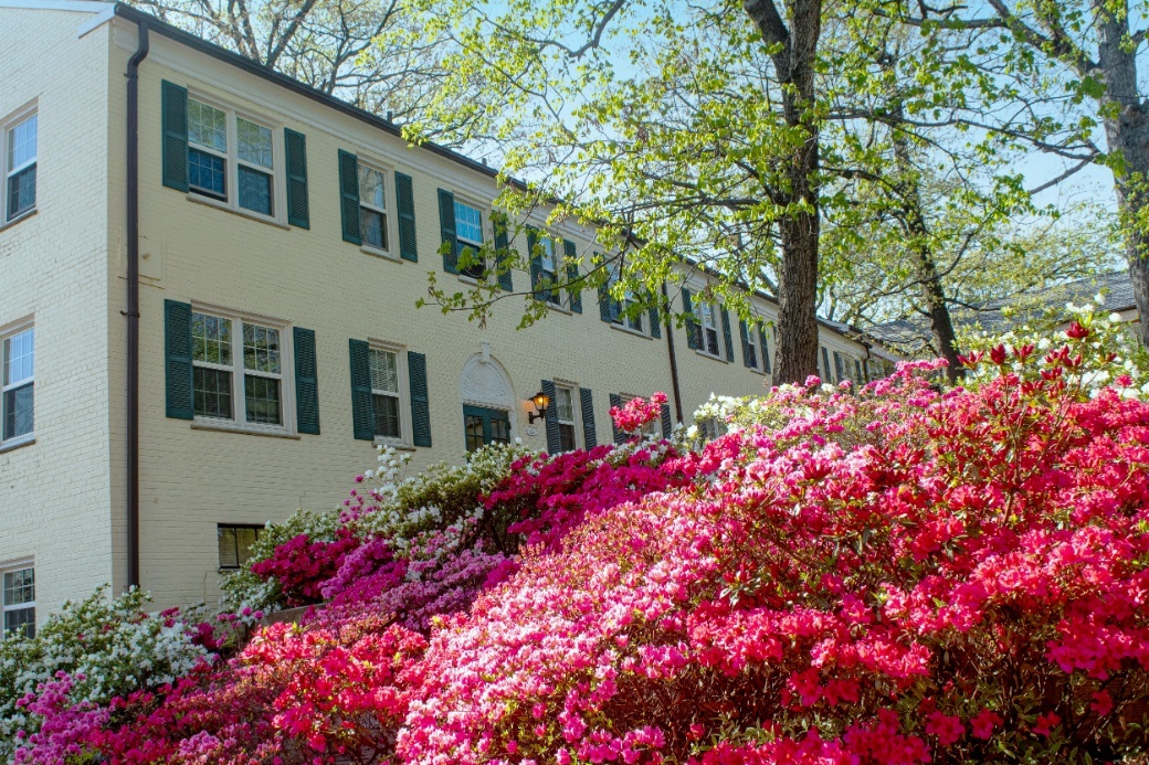 Barcroft Apartments in Arlington, VA - Building Photo