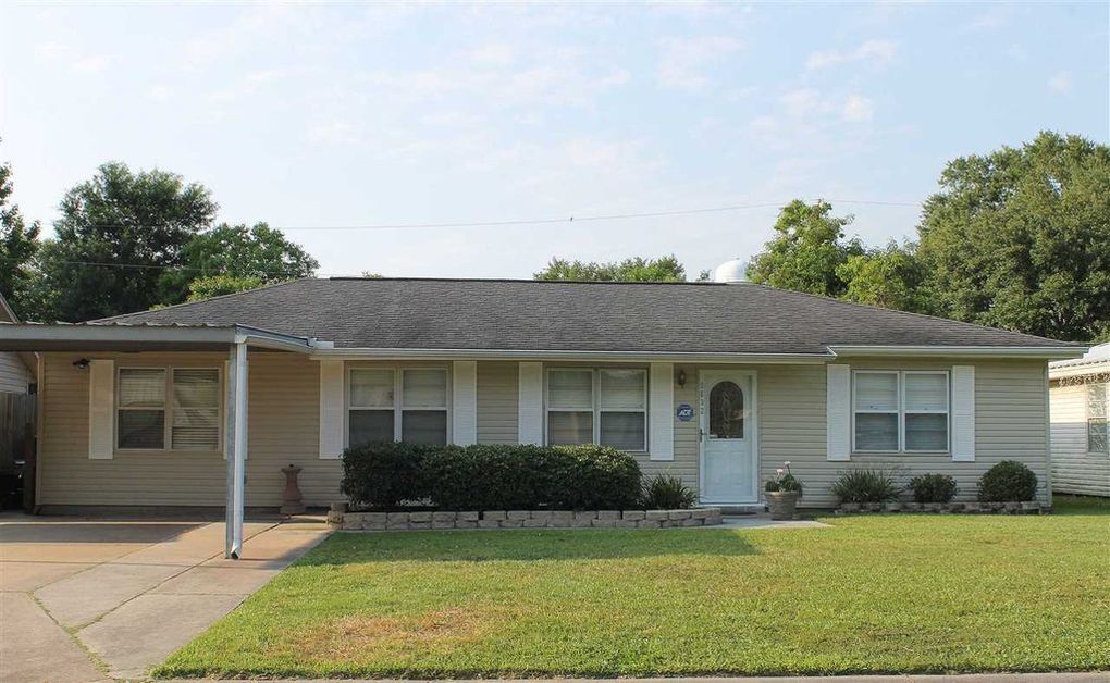 3632 Hemlock Ln in Orange, TX - Building Photo