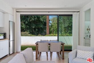 5263 Dahlia Dr in Los Angeles, CA - Building Photo - Building Photo