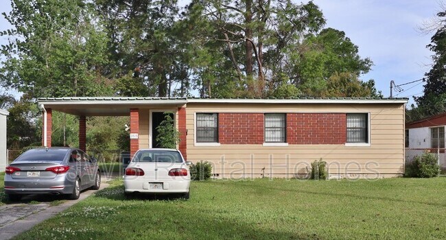 3515 Japonica Rd N in Jacksonville, FL - Foto de edificio - Building Photo