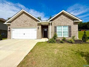 4018 Rockland Cir SE in Owens Cross Roads, AL - Building Photo - Building Photo
