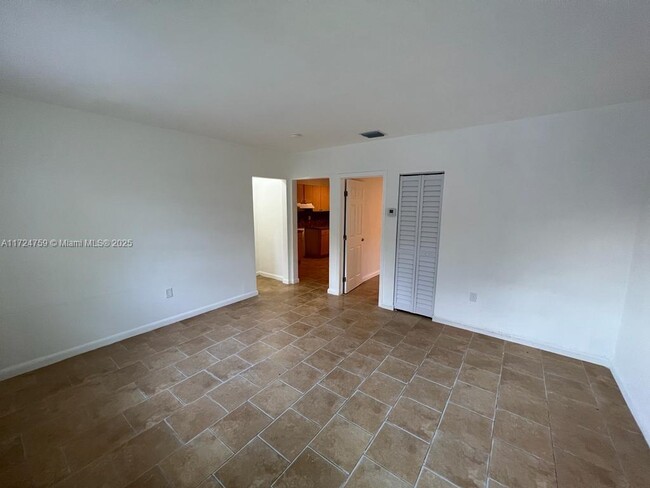 131 NE 64th Terrace in Miami, FL - Building Photo - Building Photo