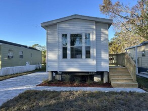 6105 Land O' Lakes Blvd in Land O Lakes, FL - Building Photo - Building Photo